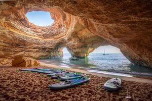 Lisbona: Tour privato in Algarve, Benagil, Carvoeiro e Lagos.