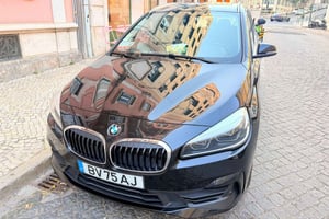 Lisbona: Noleggia un'auto privata con autista e organizza il tuo tour.