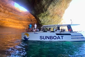Portimão: Grotte di Benagil e tour in catamarano della Costa d'Oro