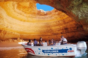 Portimão: Benagil Grottoes Boat Cruise