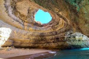 Portimão：Benagil Cavesへのプライベートボートトリップ