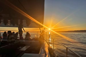 Portimao: Wycieczka do jaskiń Benagil o zachodzie słońca | Ekologiczny katamaran