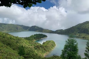 Private Tour: Lagoa do Fogo Hike & South Coast