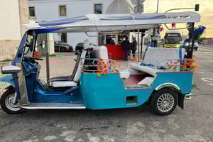 LISBON : EXPLORE OLD TOWN ALFAMA BY ELECTRIC TUK TUK