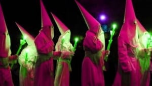 Dramatiske parader symboliserer påske i Alicante