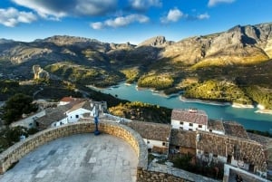 Depuis Alicante : Guadalest, Altea et billet pour les cascades de l'Algar