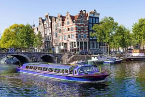 Amsterdam: Tickets grachtenrondvaart en Joods Cultureel Kwartier