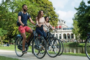 Amsterdam: Customizable Private Bike Tour with Local Guide