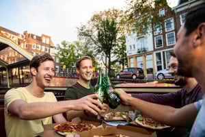 Amsterdam: Den originale pizza-middagscruisen med drinker
