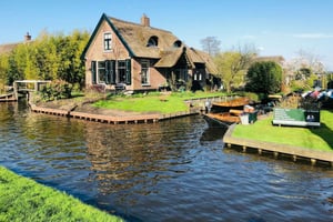 Amsterdam: Explore Giethoorn in a Private Tour with Driver