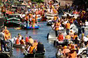 Amsterdam: Kingsday Party Cruise including Drinks