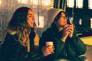 Amsterdam: Light Festival Boat with Hot Choco & Stroopwafel