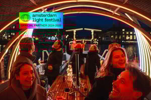 Amsterdam: Light Festival Open Boat with Unlimited Drinks
