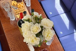 Amsterdam: Luxury Cheese & Wine Canal Cruise