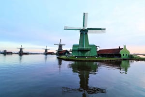 Amsterdam: Mike's Windmills E-Bike Tour to Zaanse Schans