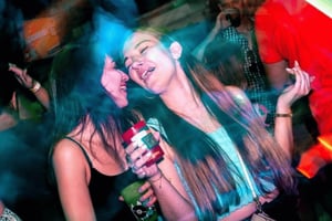 Amsterdam: New Year's Eve Pub Crawl with Shots & Club Entry