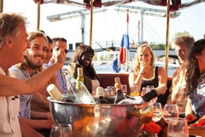 Amsterdam: Private Luxury Cruise with Pizza and Drinks