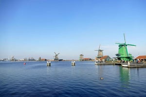Ámsterdam: tour en barco privado con guía por Zaanse Schans