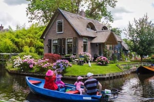 Fra Amsterdam: Guidet dagstur til Giethoorn med kanalcruise