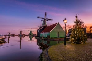 Von Amsterdam aus: Windmühlen von Zaanse Schans Tour auf Spanisch