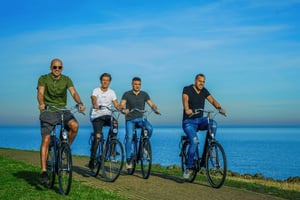 Volendam: Bike Rental including Highlights-Routes