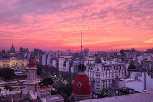 Buenos Aires: Tapas i drinki na dachu Palacio Barolo