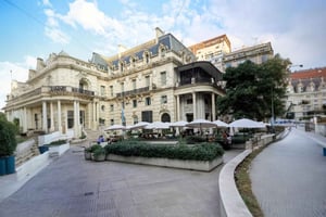 Buenos Aires: un tentempié prémium en el Palacio Paz