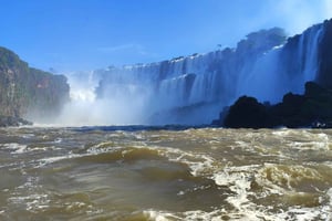 Puerto Iguazú: wodospady Iguazú – wycieczka po stronie brazylijskiej i argentyńskiej