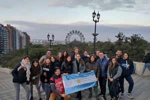 Tour a piedi gratuito di La Docta 'Cordoba moderna'.