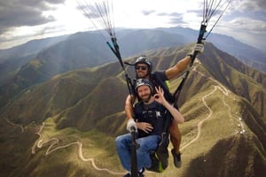 Mendoza: vuelo prolongado en parapente con fotos y vídeo