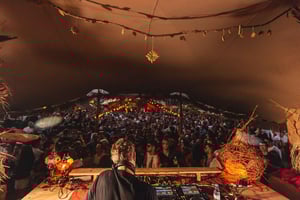 Mendoza: Festa ao pôr do sol em Las Palapas com transporte