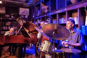 Tour a piedi della Recoleta e spettacolo di jazz dal vivo