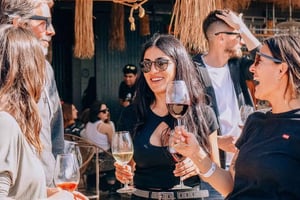 Solnedgangsnætter på El Roble: Deltag i den bedste fest i Mendoza!