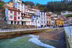 Cudillero, Aviles och Faro de Cabo Peñas tur från Oviedo