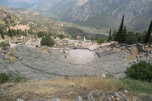 3-dages klassisk spansk guidet tur i Peloponesse & Delphi