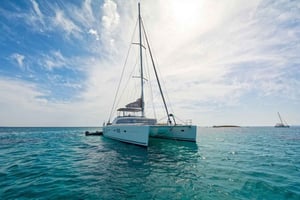 アテネ：アテネ・リビエラのサンセットクルーズ（ディナー＆ドリンク付き）