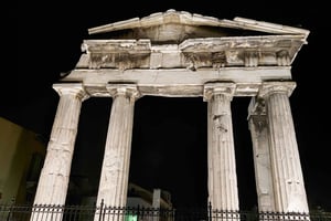 Athènes : City Highlights Nighttime Walking Tour en espagnol