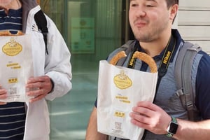 Athens: Classic Street Food Walking tour with 6 Tastings