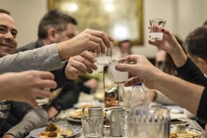 Athens: Ultimate Food Walking Tour with 15 Tastings