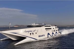 Athen: Højhastighedsfærge mellem Piræus og Naxos