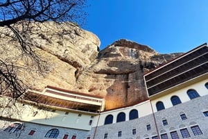 Athens: Kalavryta UNESCO Global Geopark & the Cave of Lakes