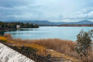 Athen: Dagsudflugt til Marathon-søen, museet og Shinias-stranden