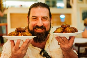 Atenas: Tour particular à noite com bebidas e petiscos em Koukaki