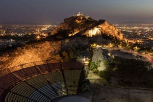 Privat rundtur i Aten med upplysta sevärdheter