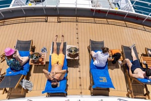 Atenas: Cruzeiro nas Ilhas Sarónicas com almoço e lugares na zona VIP