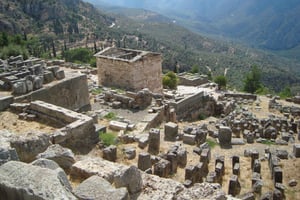 Delphi, Thermopylae koko päivän yksityinen kiertue Ateenasta