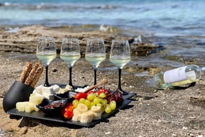 Ontdek de Athense Rivièra met eten en wijn