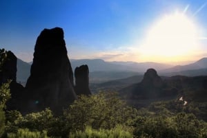 From Athens: Delphi and Meteora 2-Day Tour with Hotel