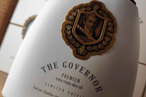 Atene: Degustazione di vino greco e olio d'oliva a Brettos Plaka