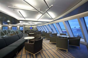 ピレウス - サントリーニ: ピレウスとサントリーニ間の片道フェリー